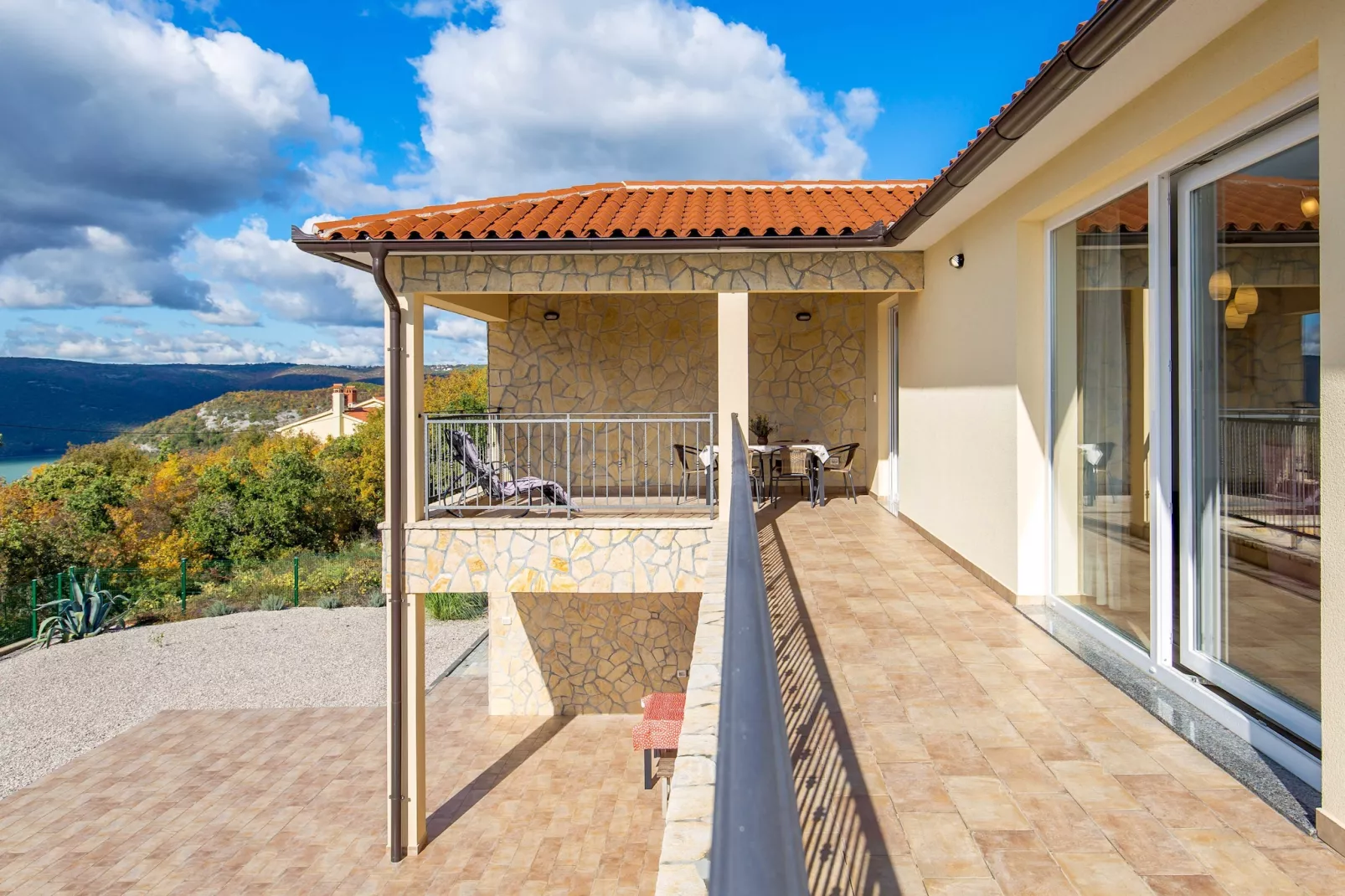 Wonderful Labin Villa with Private Pool and Sea Views - Three Bedroom - Buitenlucht
