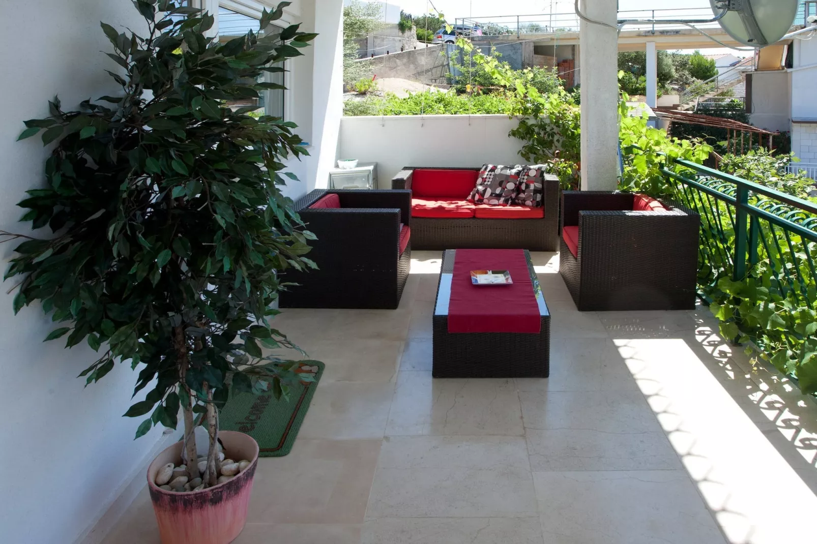 Wonderful Visinisce Apartments with Terrace and Sea Views - Standard Three Bedroom Apartment (Owner 2) - Terras