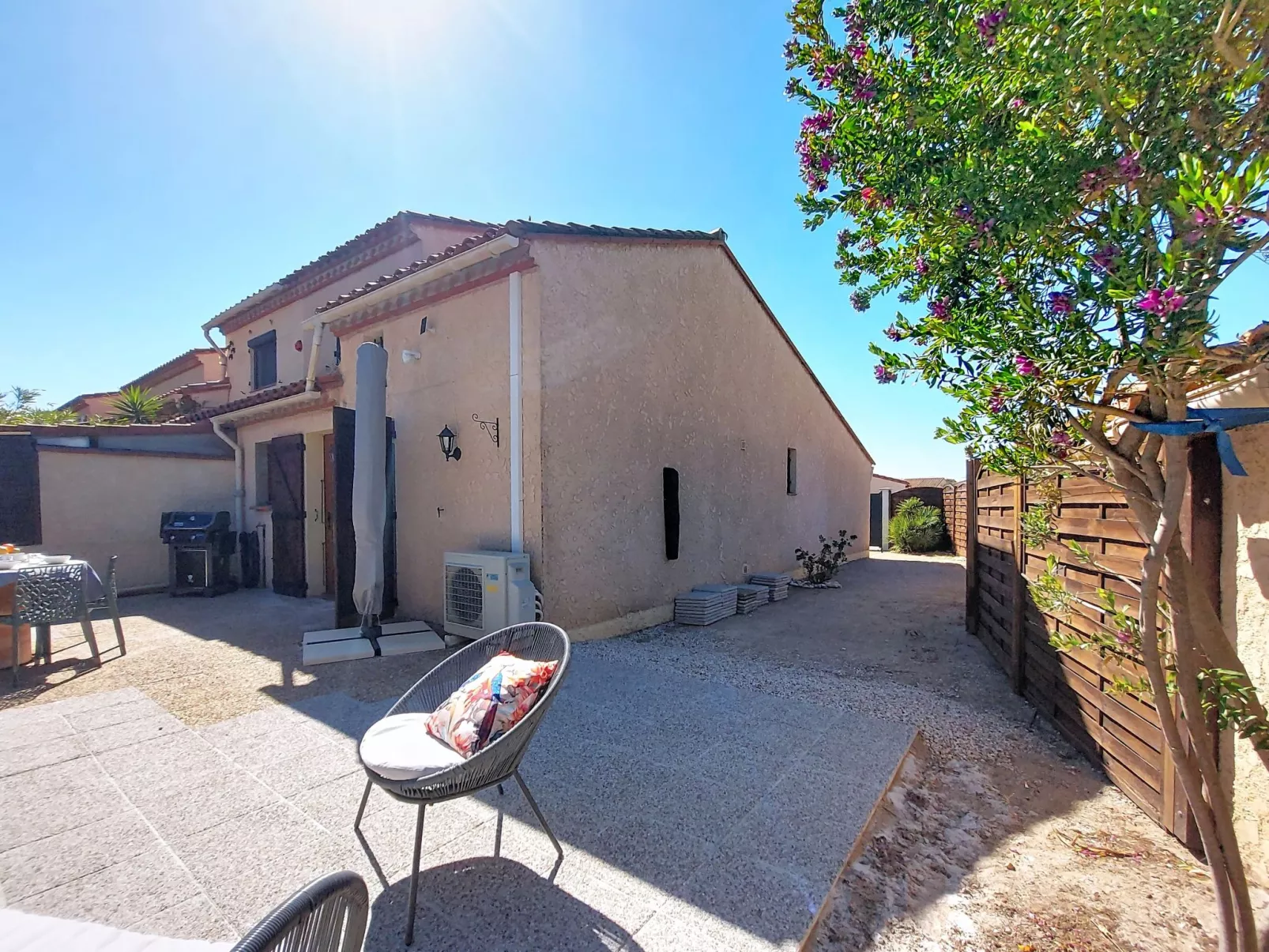 Le Mas des Oliviers - Buiten