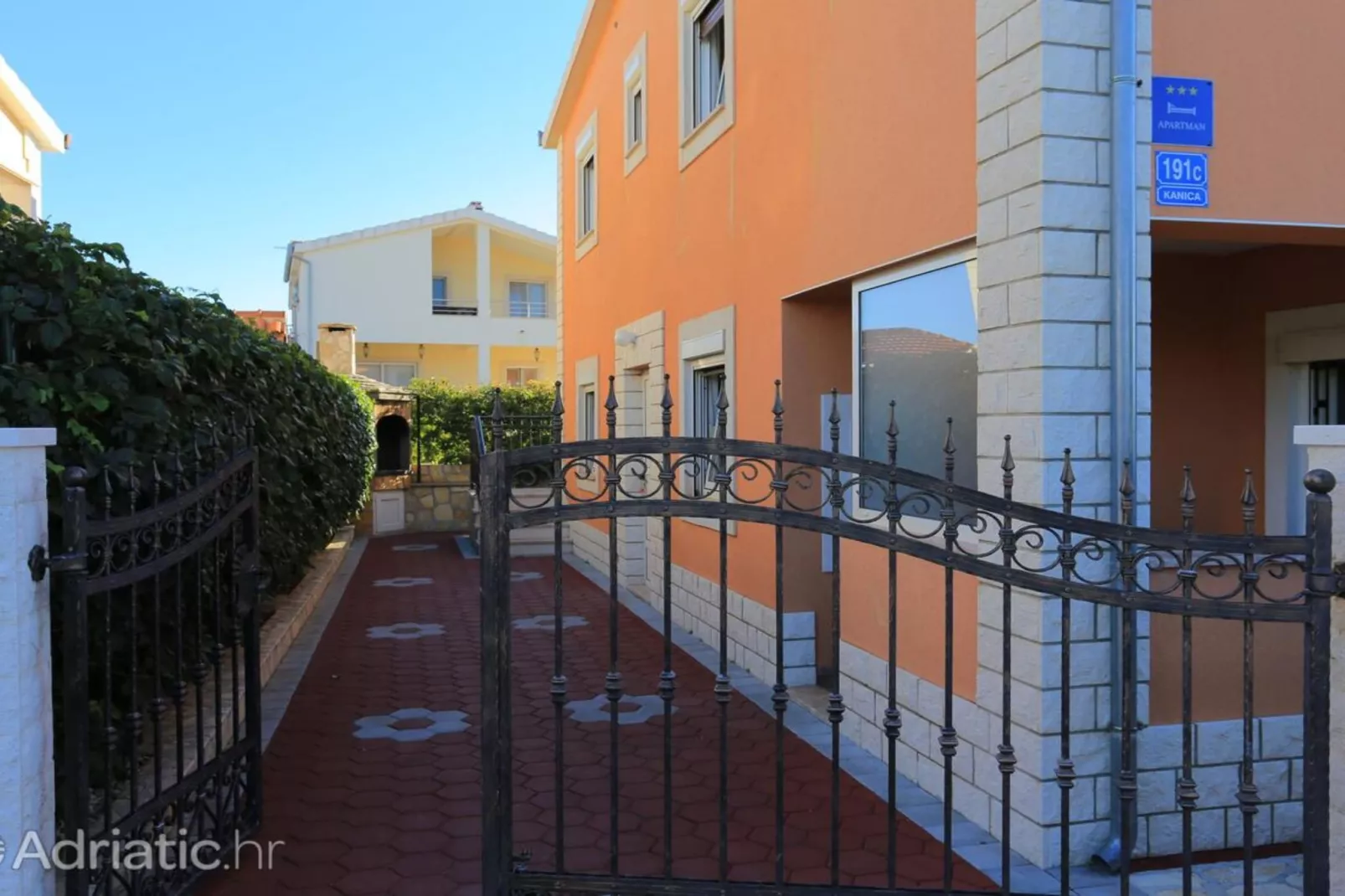 Holiday Home Nada Rogoznica - Six Bedroom Holiday Home - Buitenlucht