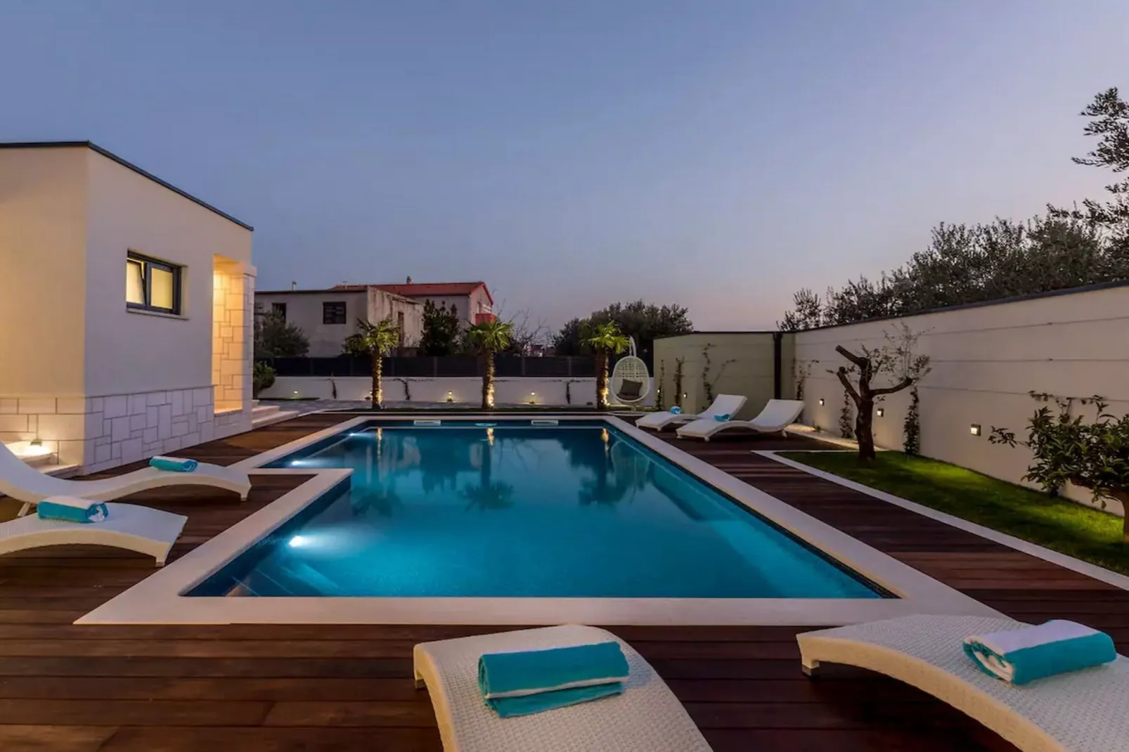 Sophisticated Oasis Residence Villa with Pool - Three Bedroom Villa with Pool - Zwembad