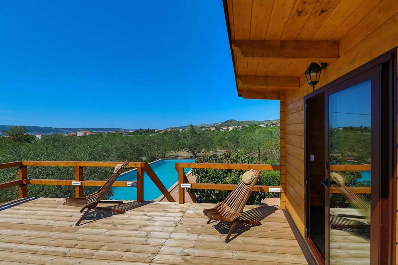 Picturesque Escape Holiday Home with Pool and Sauna - Four Bedroom Holiday Home with Sauna and Pool - Zwembad