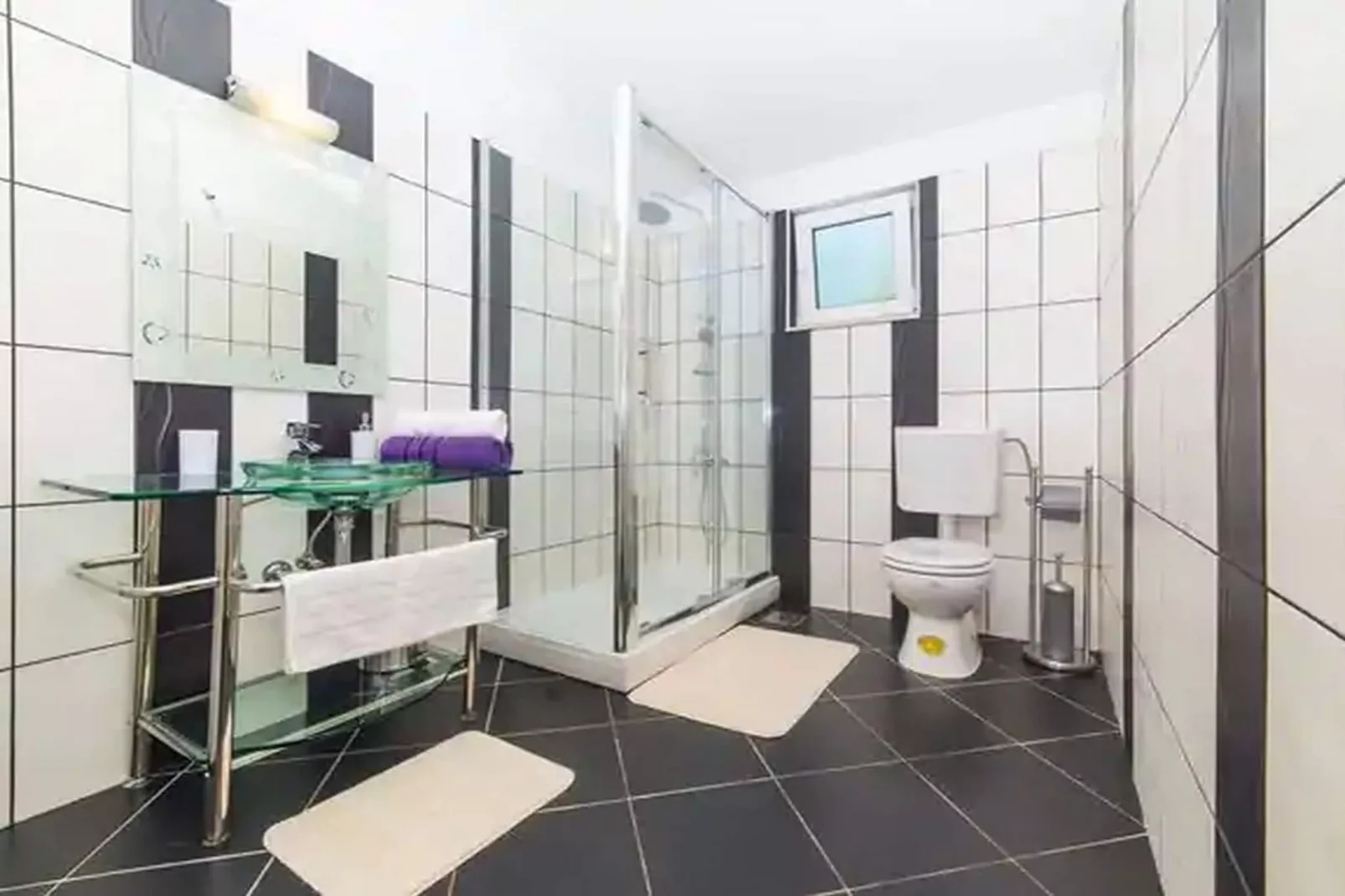 Three Bedroom Villa - Badkamer