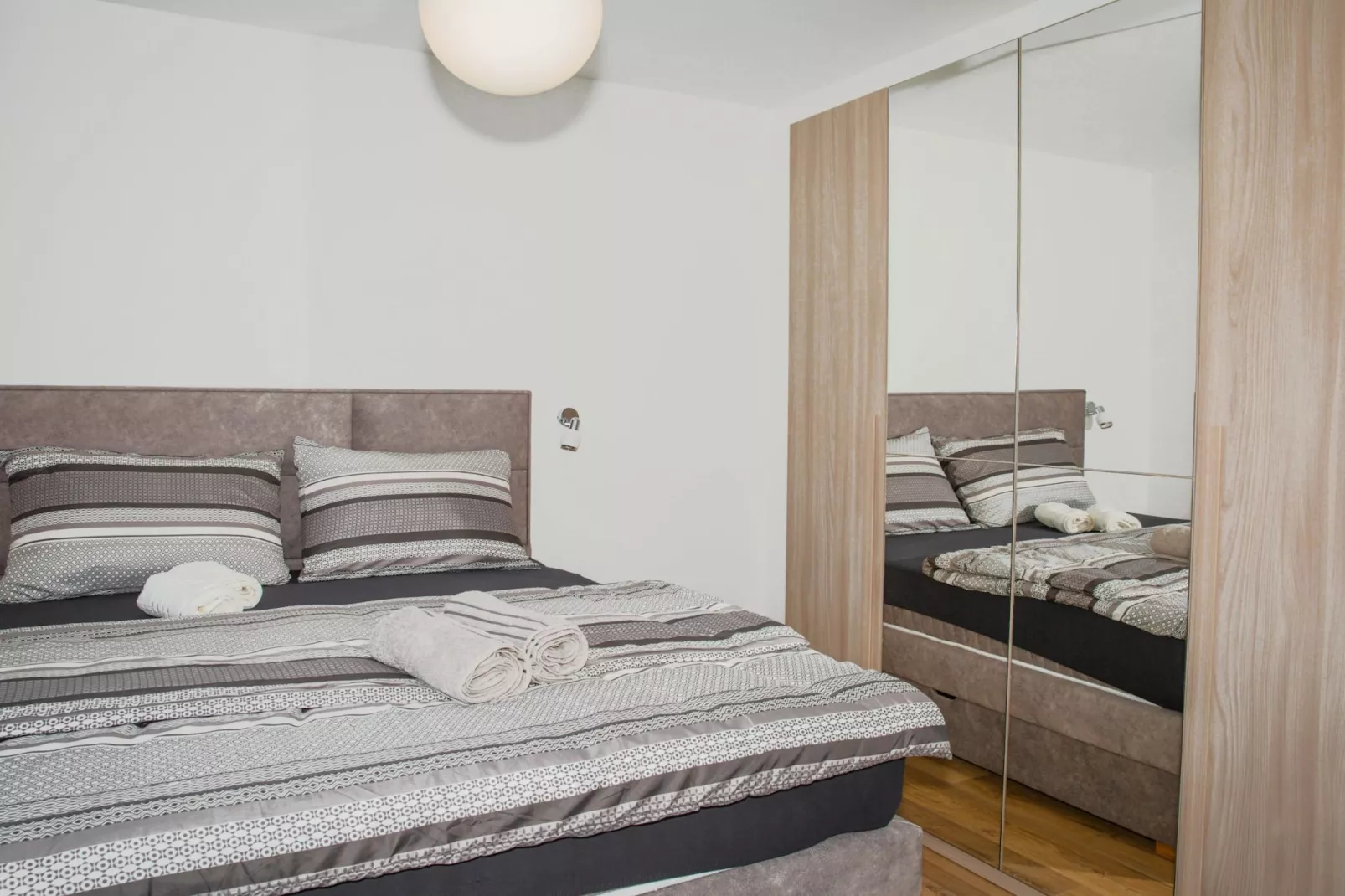 Apartment Matko - Two Bedrom Apartment with Beach View - Slaapkamer