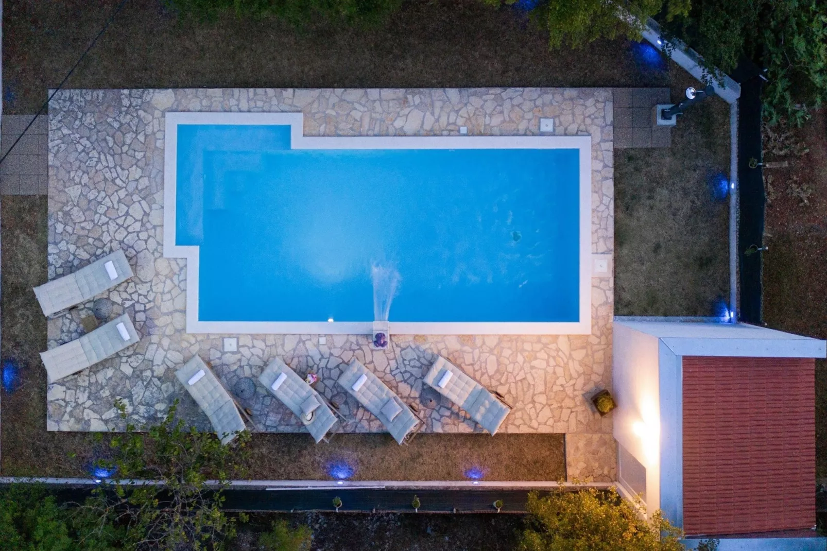 Spacious Prgomet Retreat with Private Pool, Fitness Centre, and Garden - Three Bedroom Villa - Zwembad