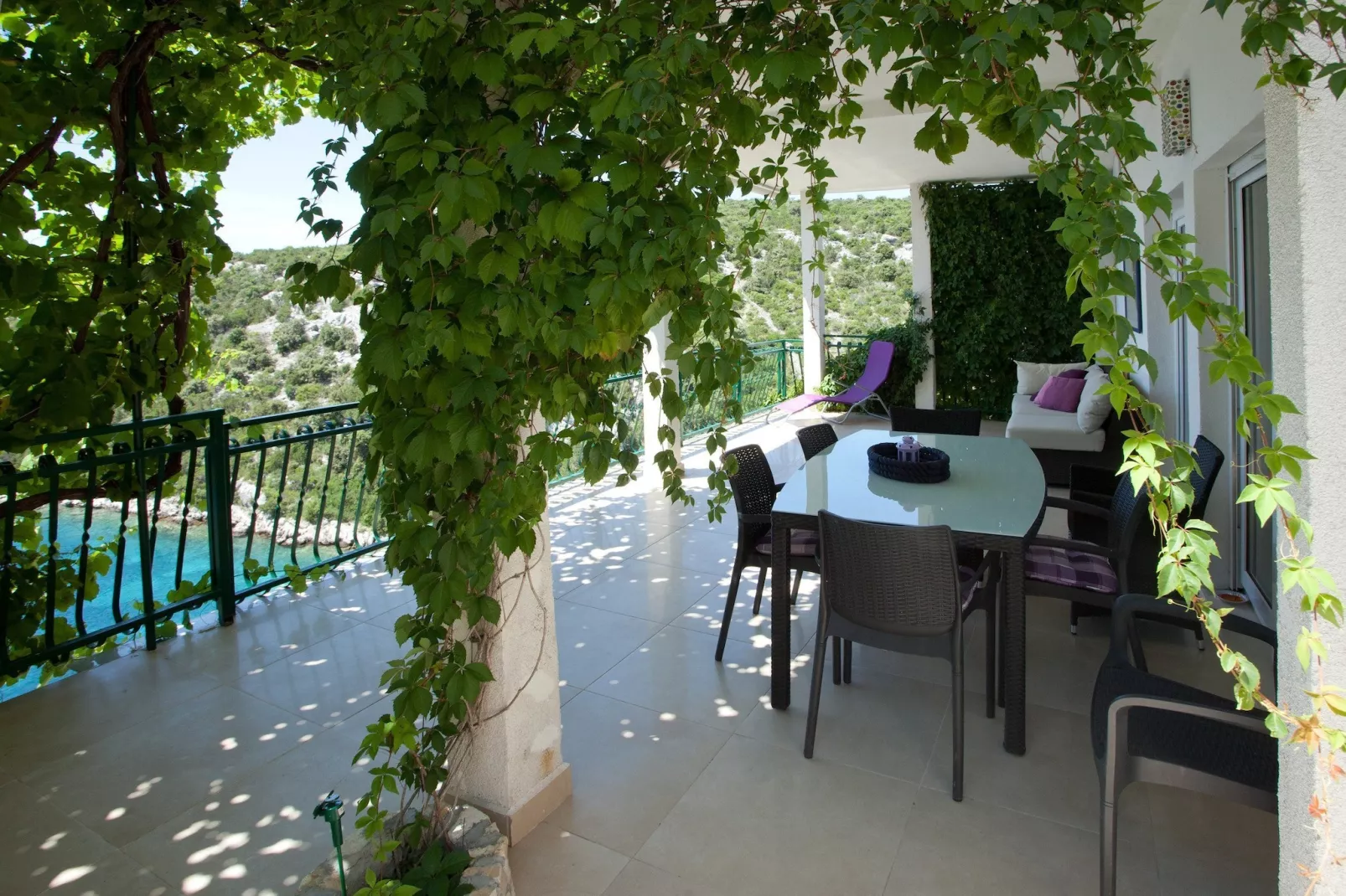 Wonderful Visinisce Apartments with Terrace and Sea Views - Standard Two Bedroom Apartment  (Owner 1) - Terras