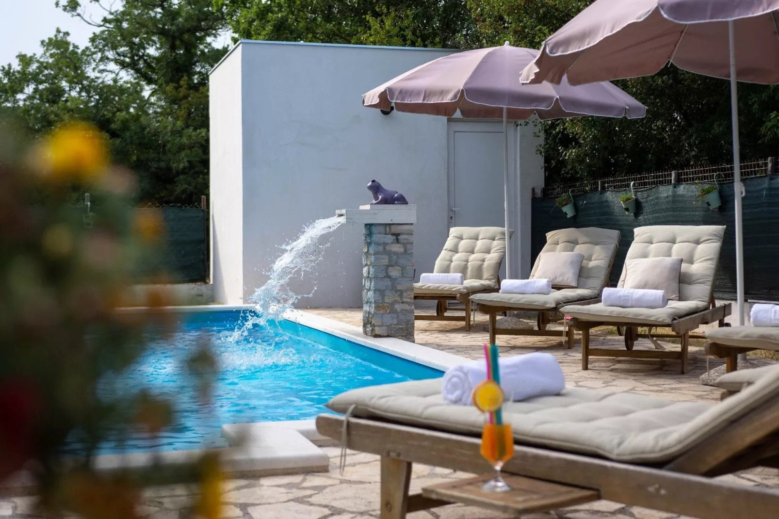 Spacious Prgomet Retreat with Private Pool, Fitness Centre, and Garden - Three Bedroom Villa - Zwembad