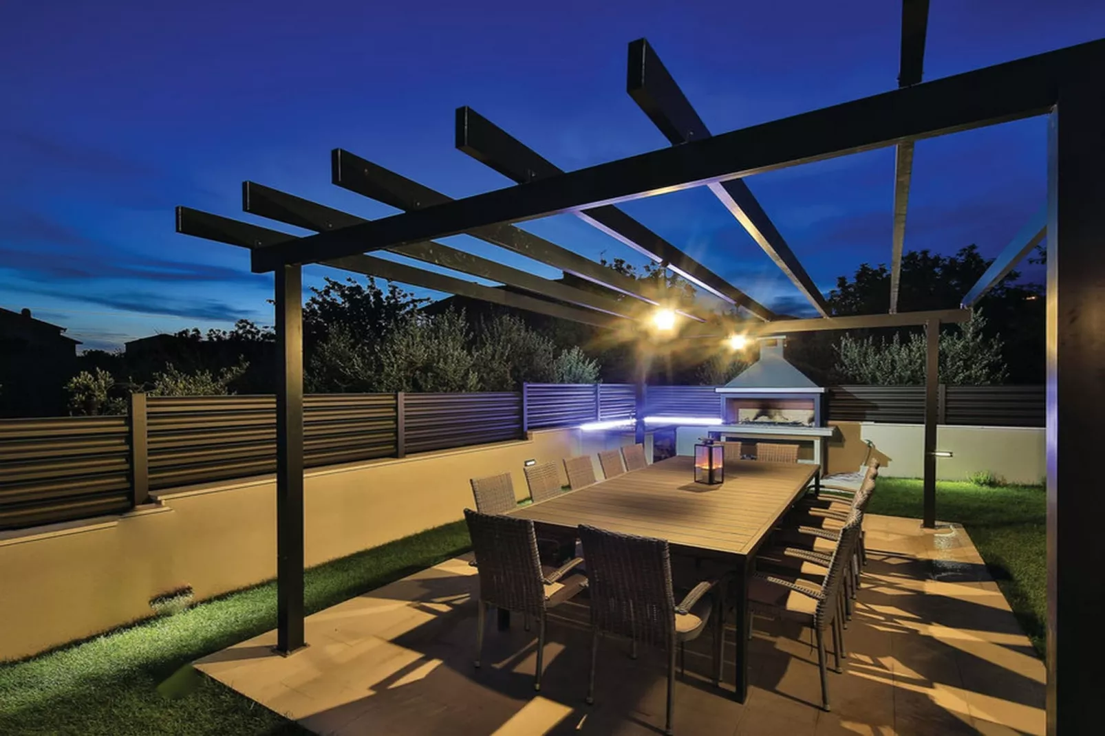 Modern Kastel Villa with Private Pool, Gym, and Large Outdoor Space - Eight Bedroom Villa - Terras