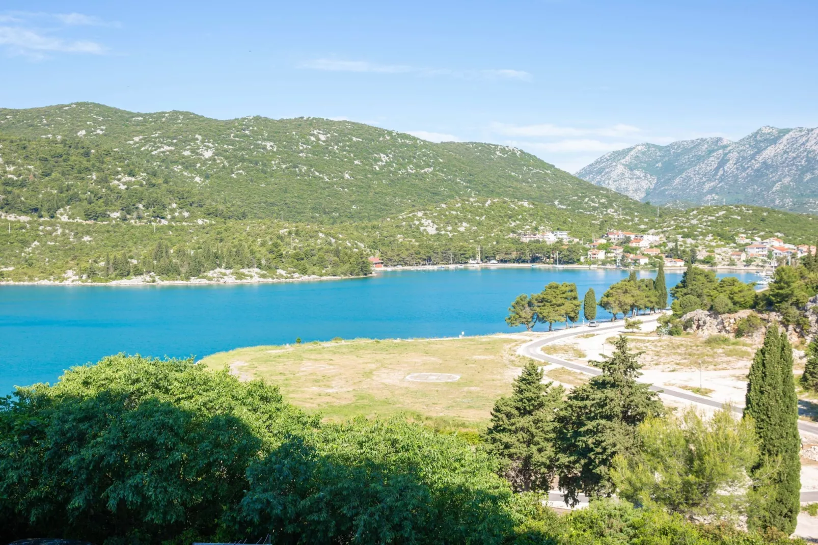 Apartment Matko - Two Bedrom Apartment with Beach View - Buitenlucht