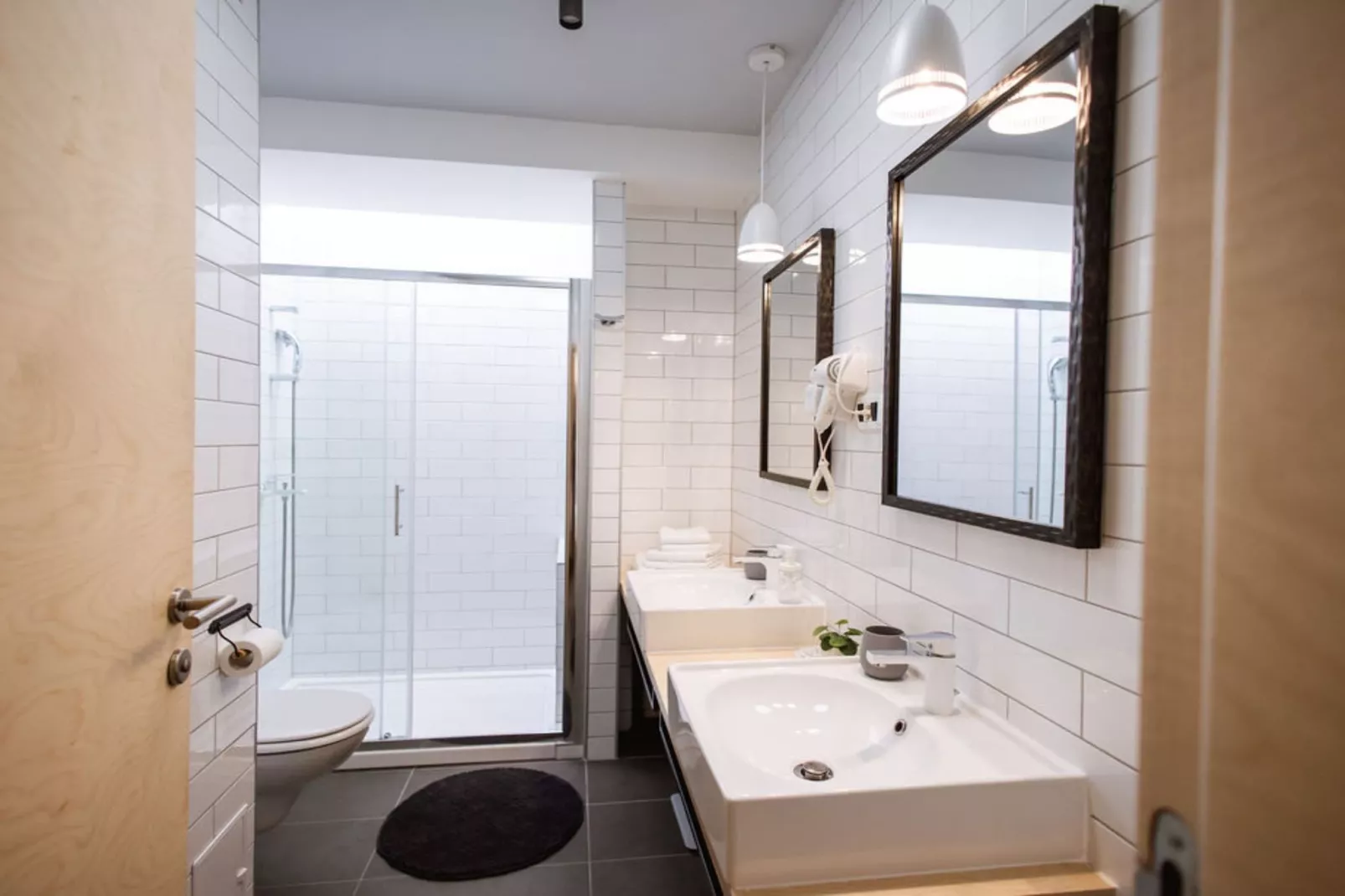 Stylish Apartments with Osijek Near Top Attractions - Standard Studio Apartment  - Maks 3 - Badkamer