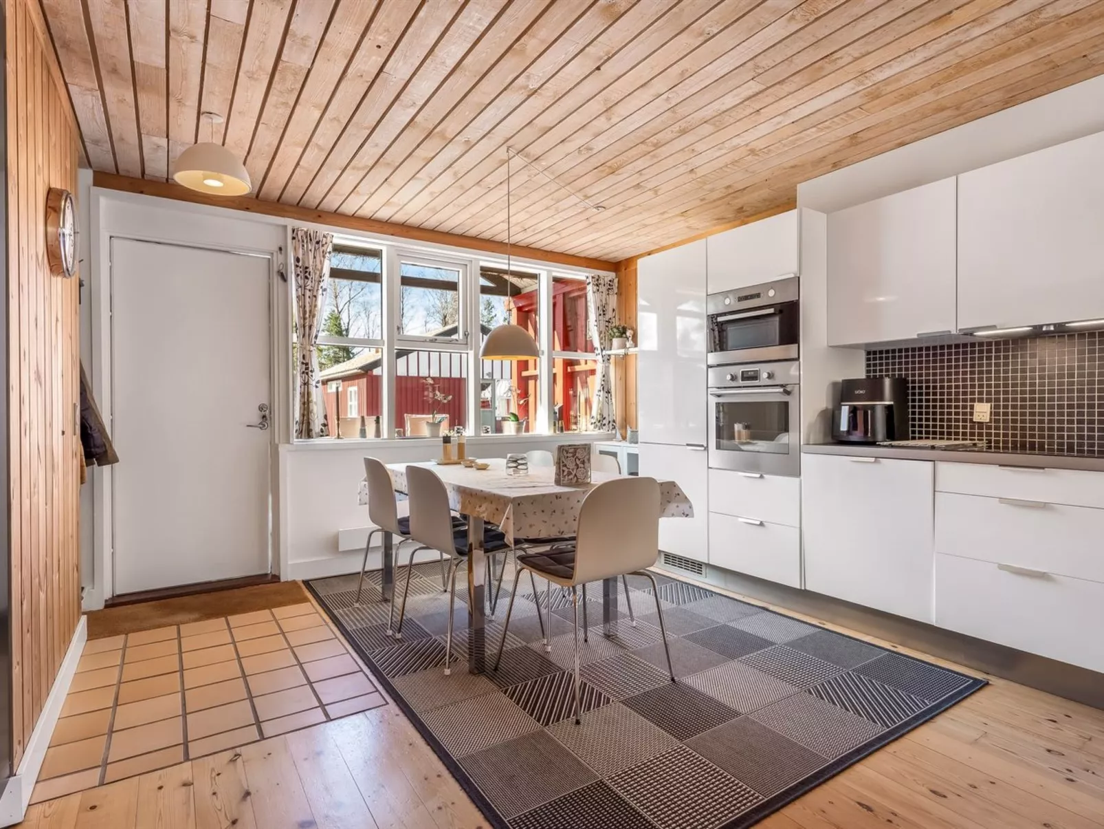 "Eivi" - 200m from the sea - Binnen