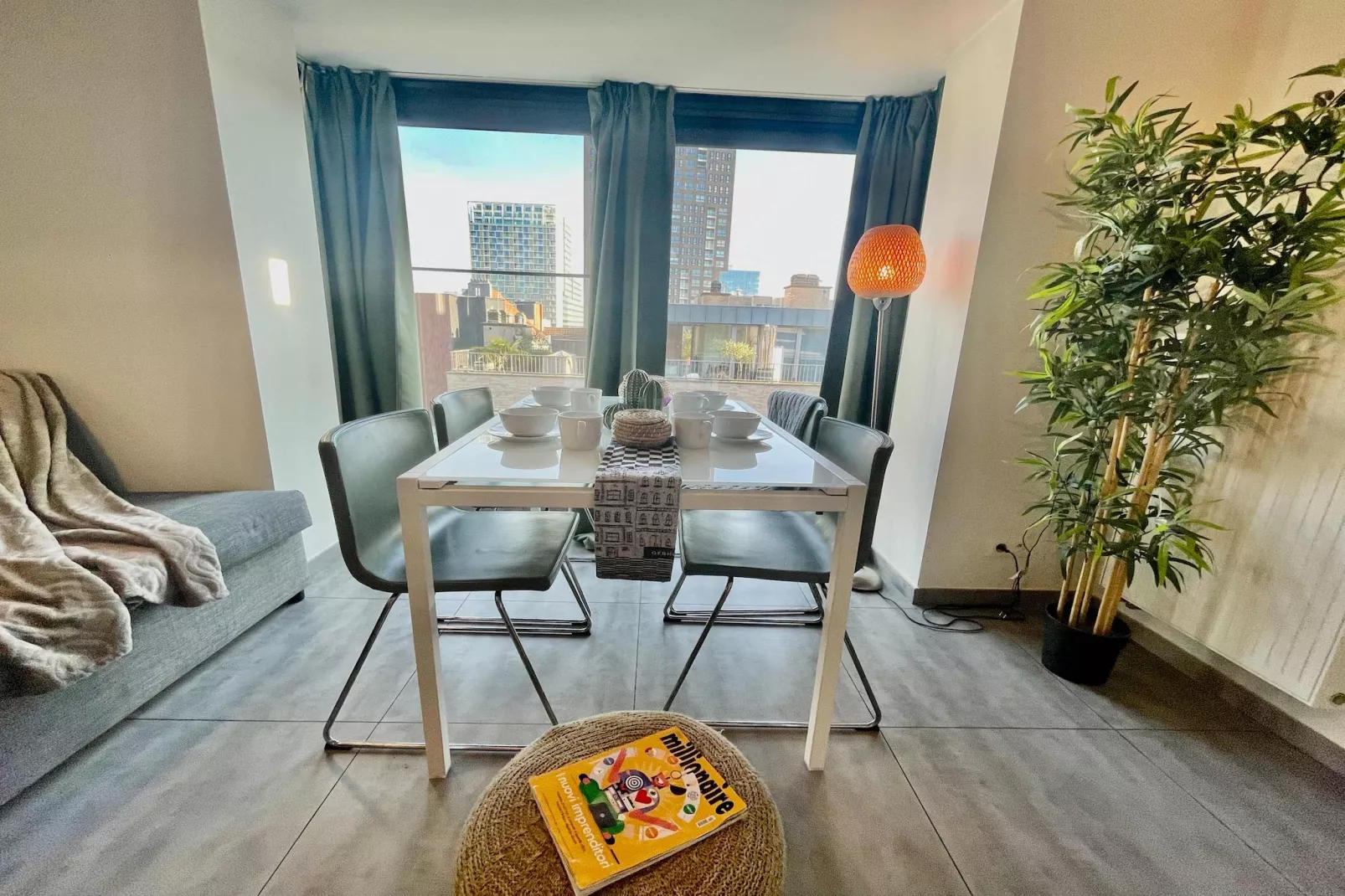 Cozy 1BR City Centre Near Meir Shopping by OneLuxStay - Eetkamer