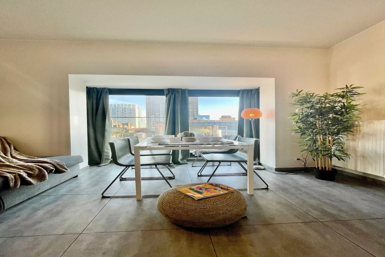 Cozy 1BR City Centre Near Meir Shopping by OneLuxStay - Eetkamer