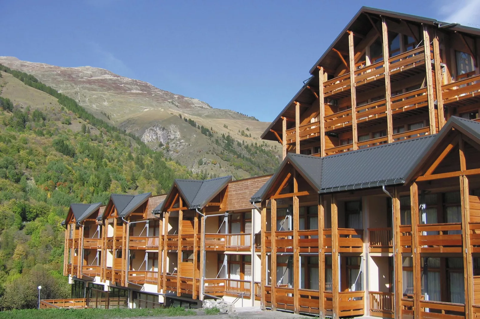 Residence Le Hameau de Valloire 3 - Buitenkant zomer