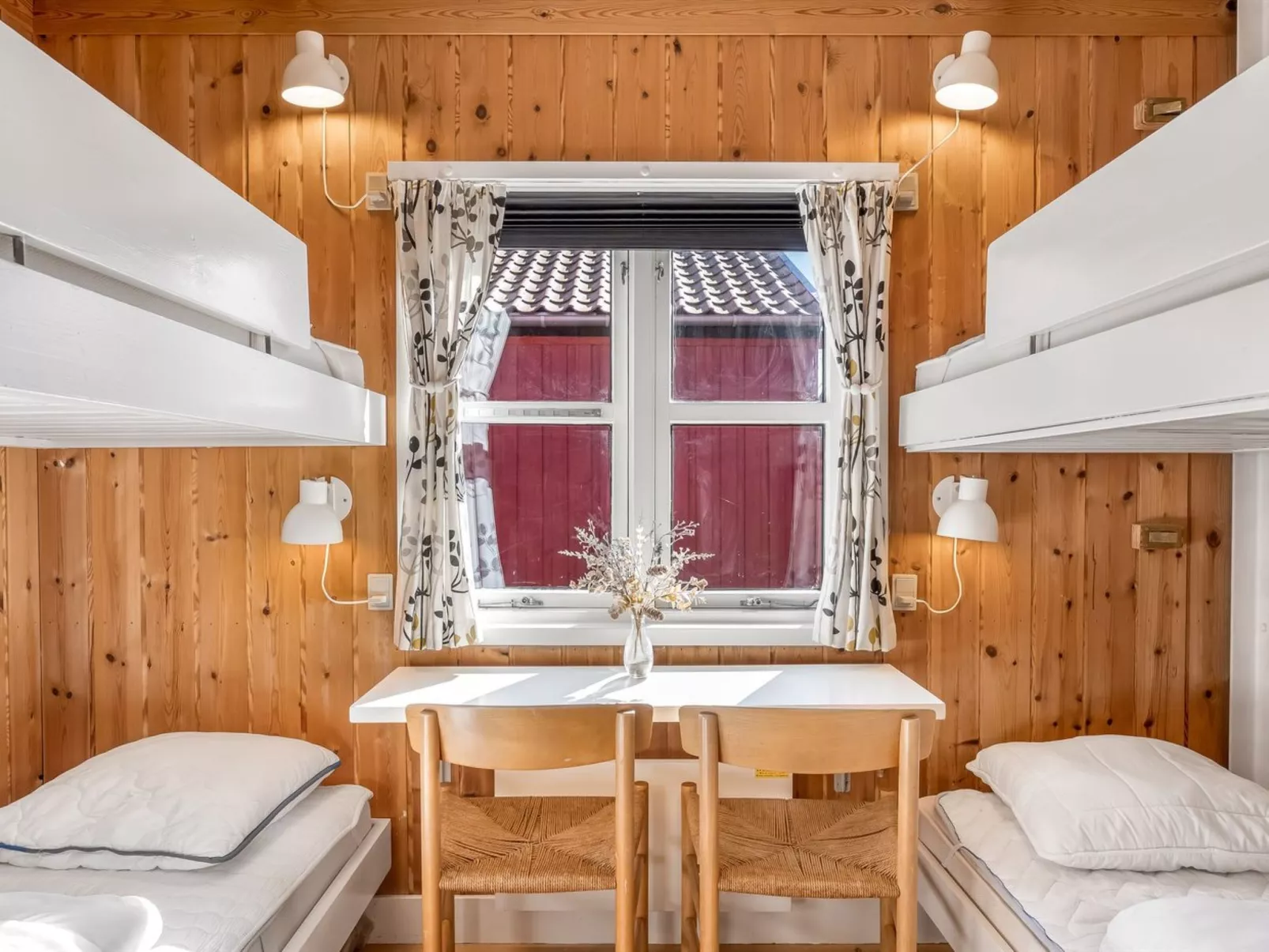 "Eivi" - 200m from the sea - Binnen