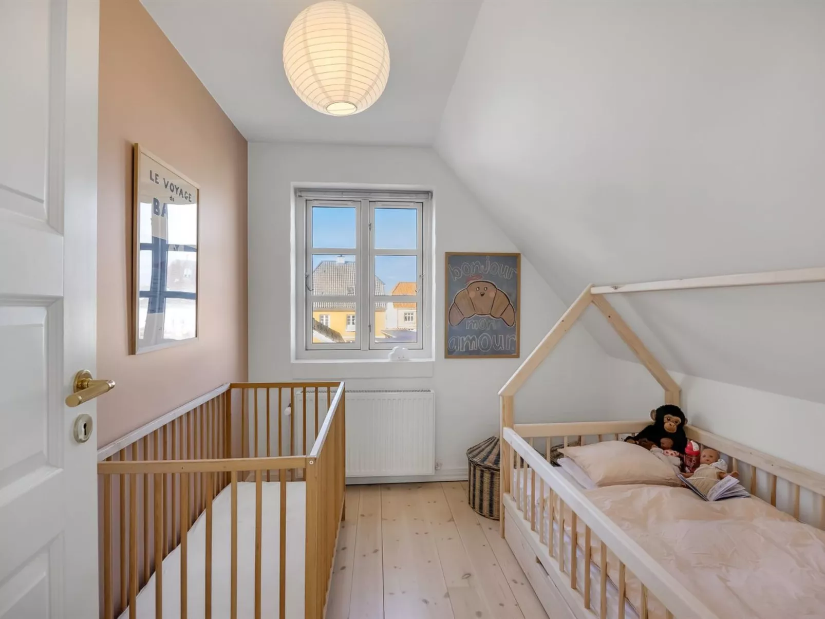"Birtir" - 200m from the sea - Binnen