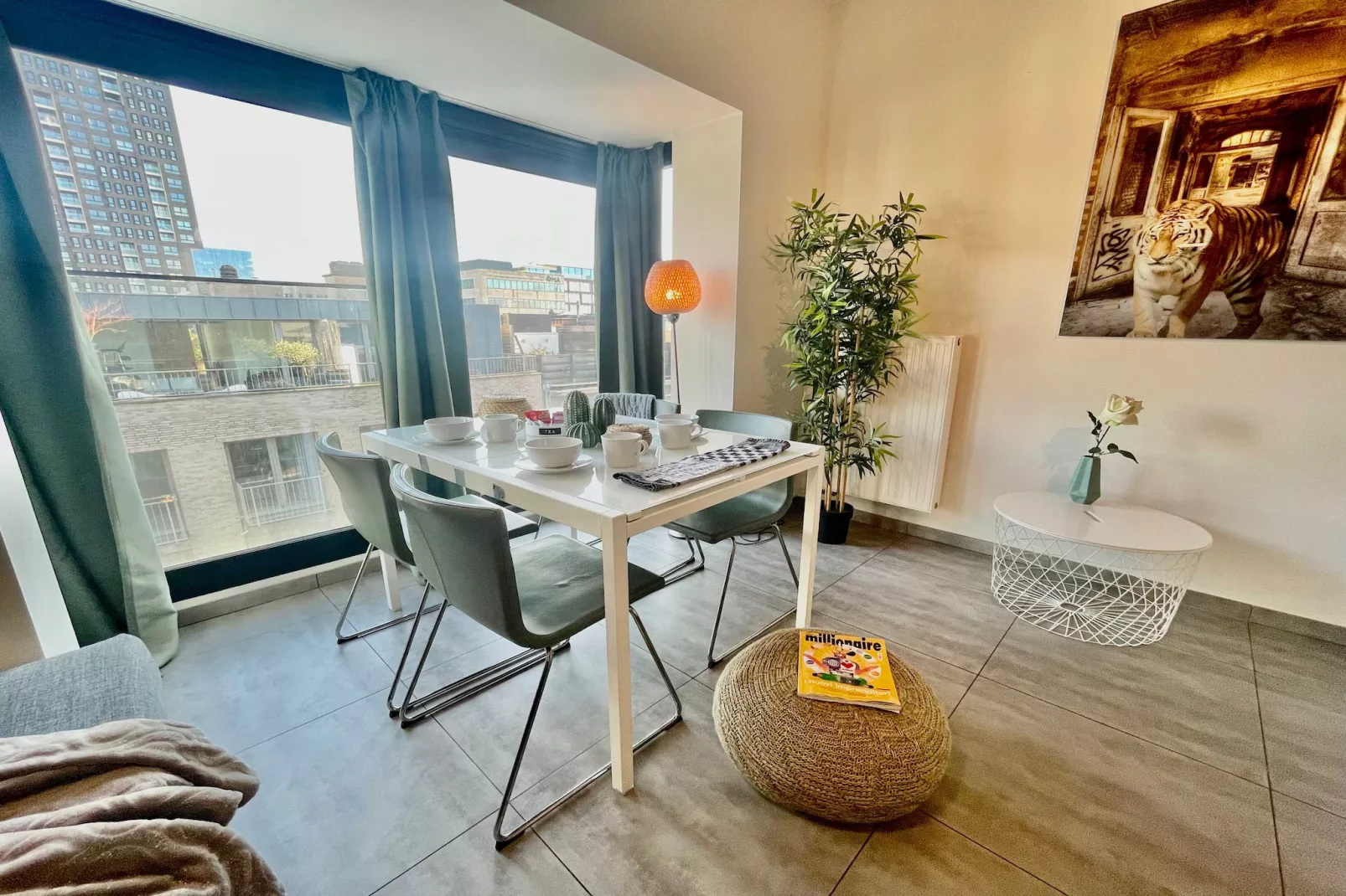 Cozy 1BR City Centre Near Meir Shopping by OneLuxStay - Eetkamer