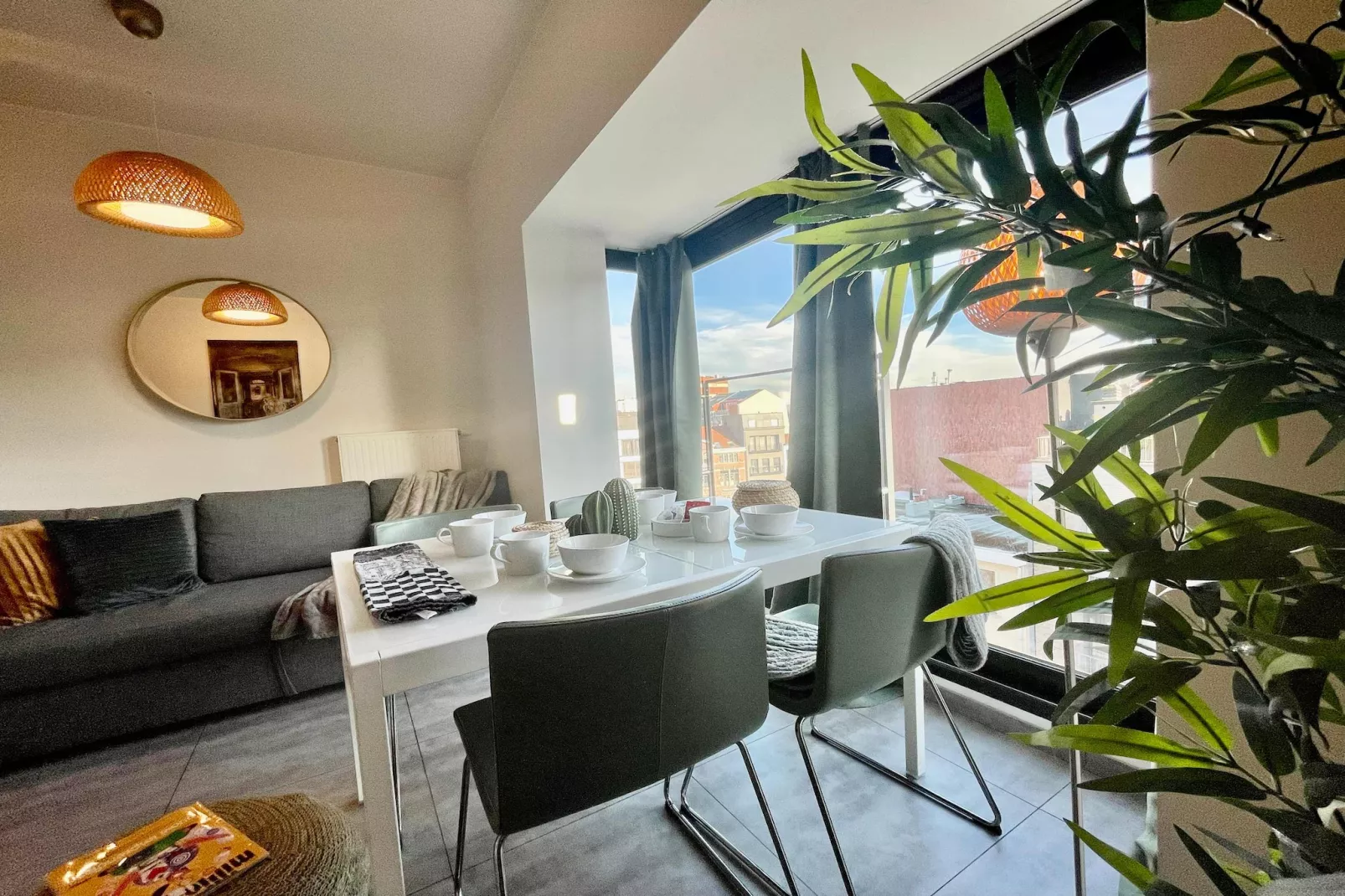 Cozy 1BR City Centre Near Meir Shopping by OneLuxStay - Eetkamer