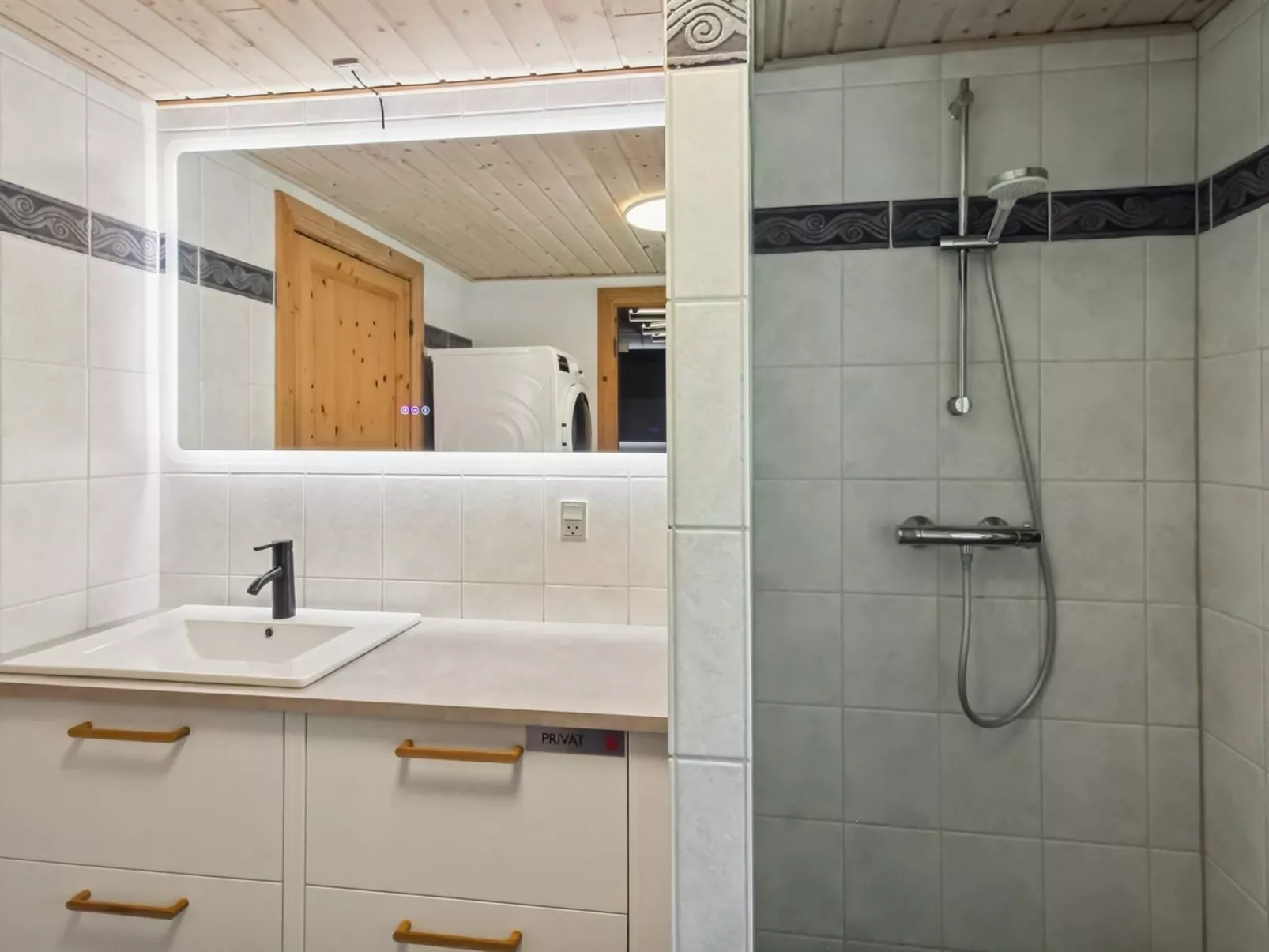 "Volmar" - 3.5km from the sea - Binnen