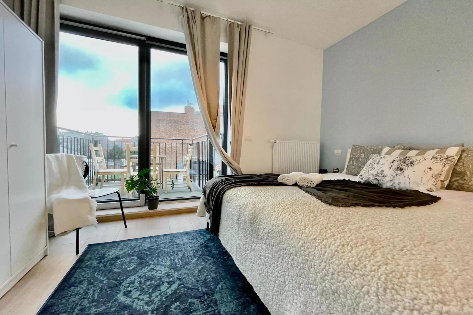 Luxury Dlx 1BR Near Fashion District by OneLuxStay - Slaapkamer