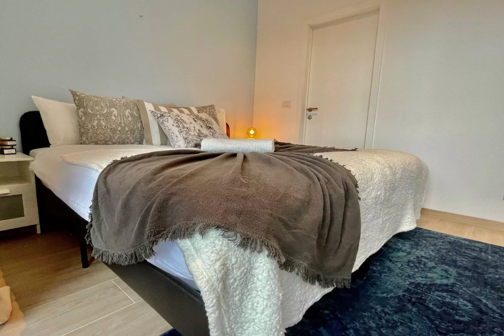 Luxury Dlx 1BR Near Fashion District by OneLuxStay - Slaapkamer