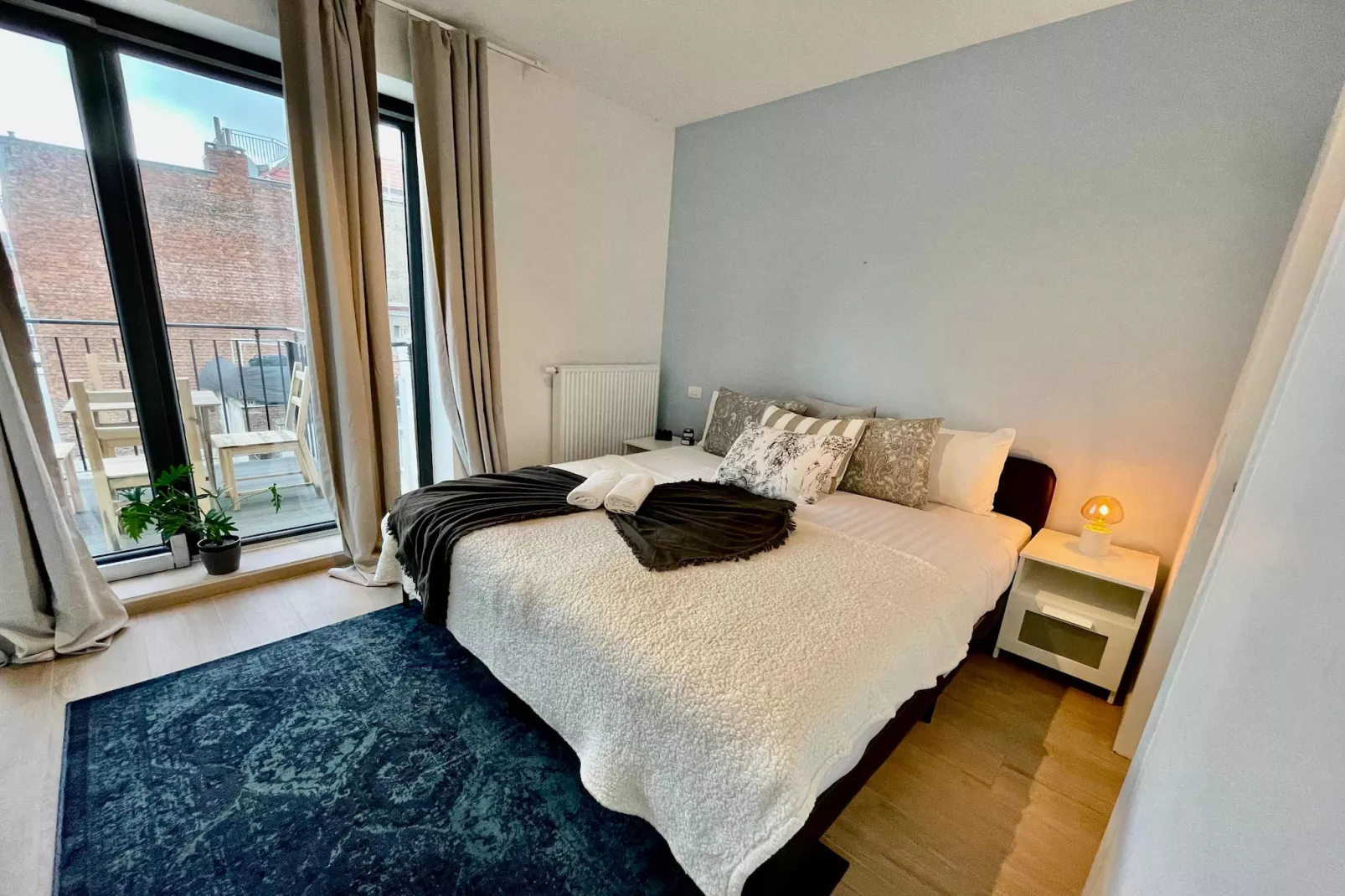Luxury Dlx 1BR Near Fashion District by OneLuxStay - Slaapkamer