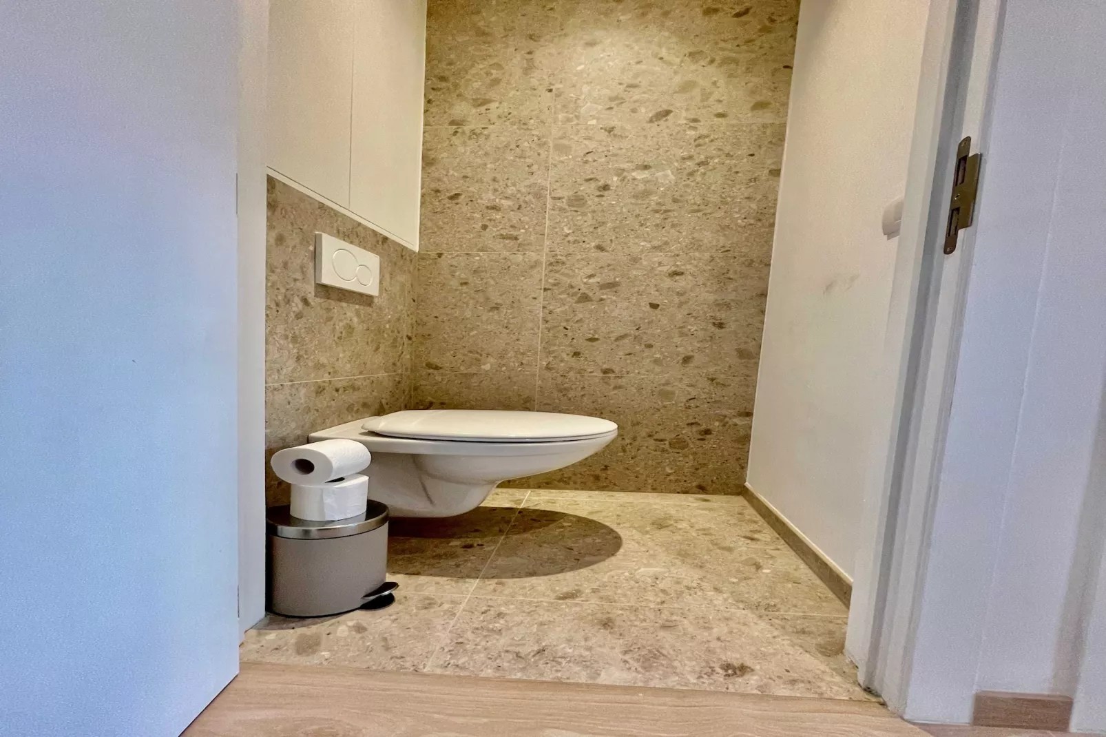 Luxury Dlx 1BR Near Fashion District by OneLuxStay - Badkamer