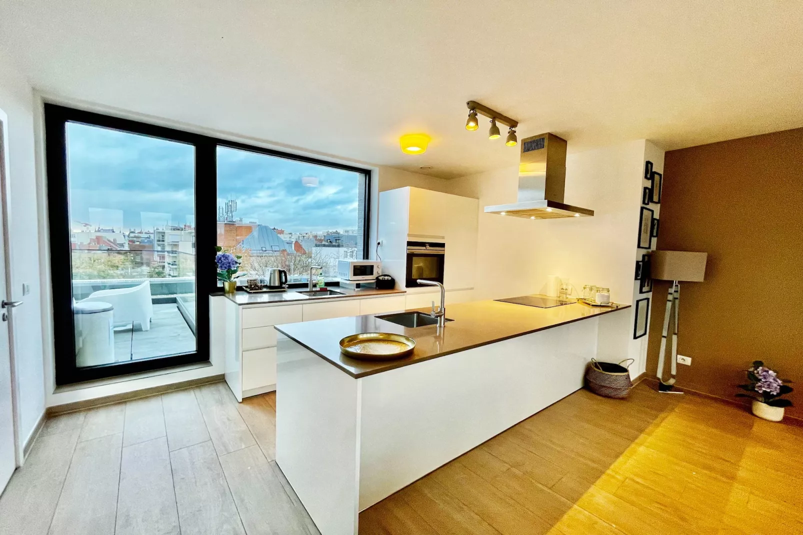 Modern 2BR Penthouse Near Diamond District by OneLuxStay