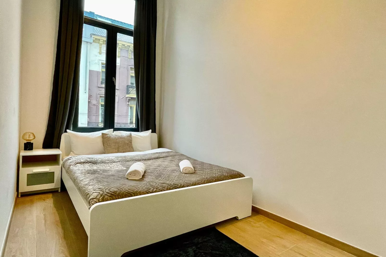 Luxury 2BR 1BA Near Fashion District by OneLuxStay