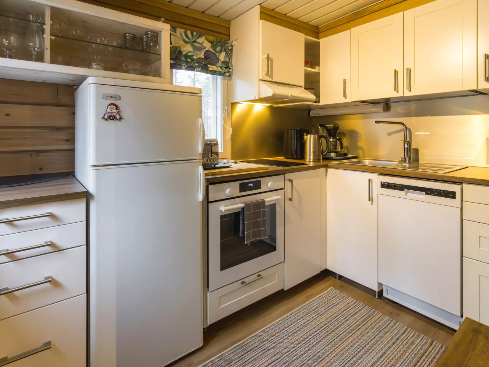 Lystikämän helmi - Binnen