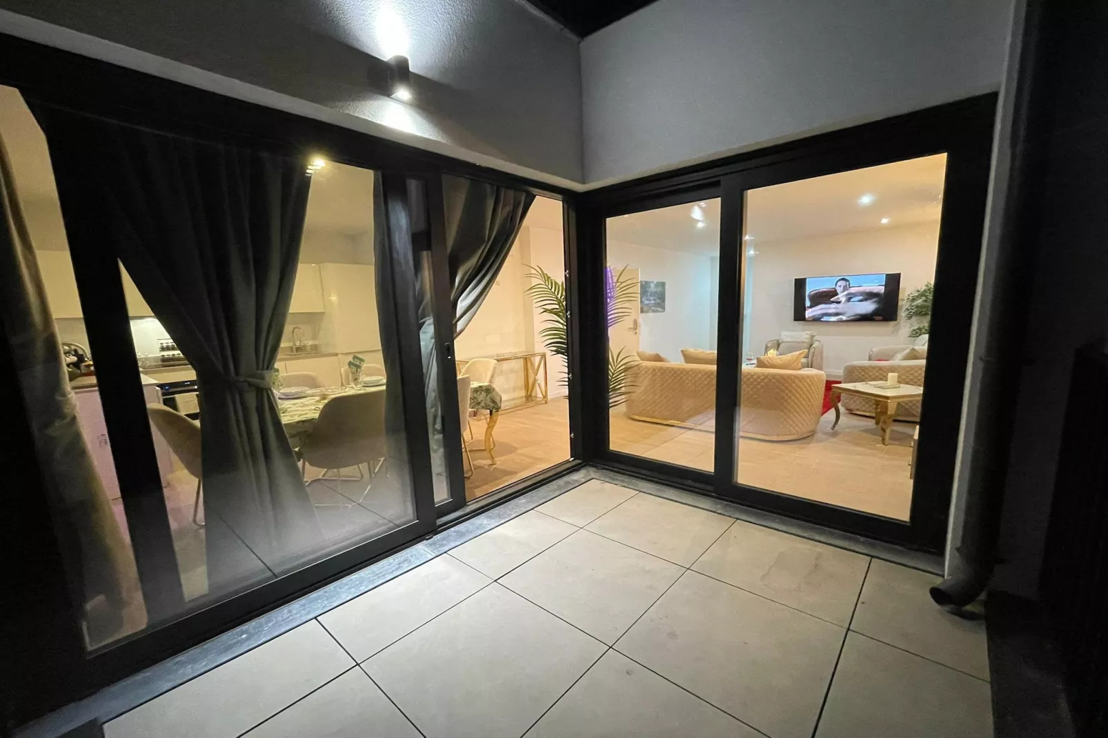 One Lux Stay 3BR / 2BA Antwerp near Central Station - Terrasbalkon