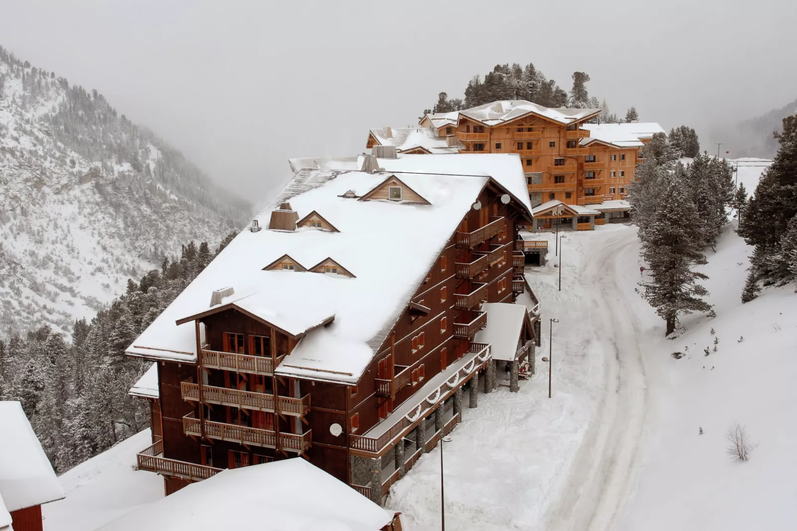 Chalet Altitude Arc 2000 3 - Buitenkant zomer