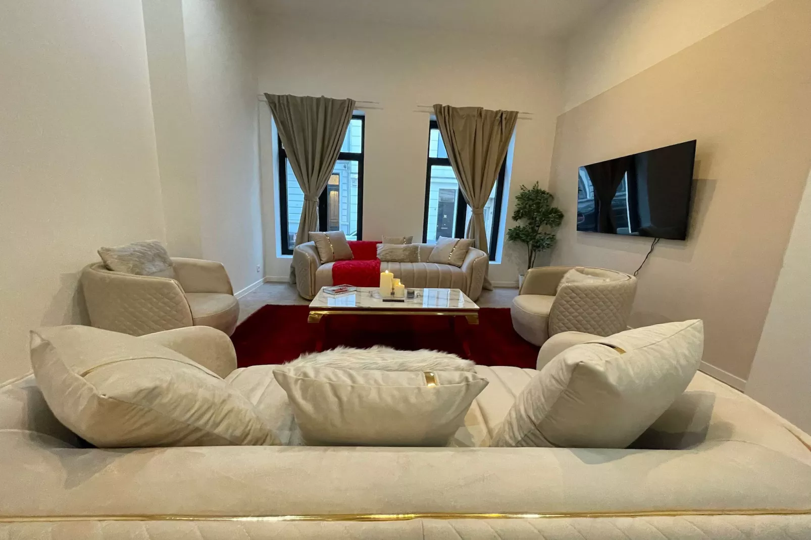 One Lux Stay Near Antwerp Central Grande Deluxe 3 bedroom suite - Woonkamer