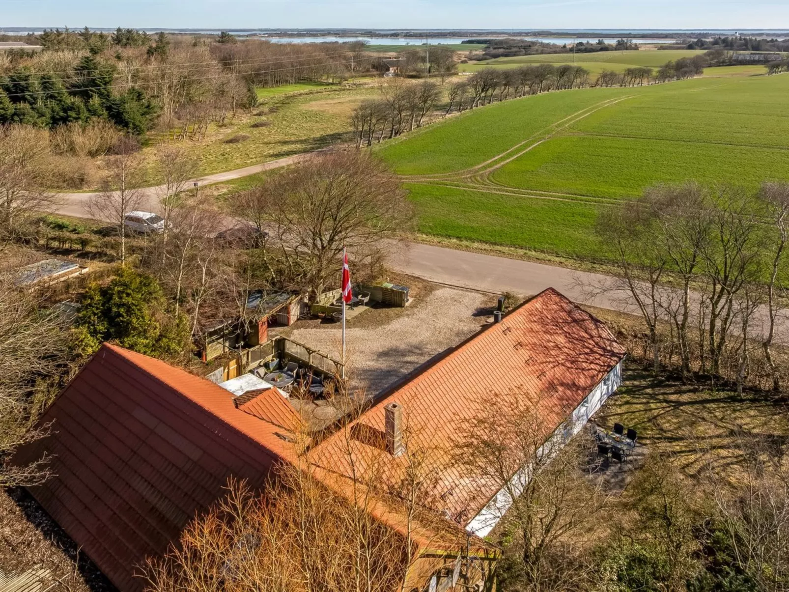 "Farah" - 2km to the fjord - Buiten