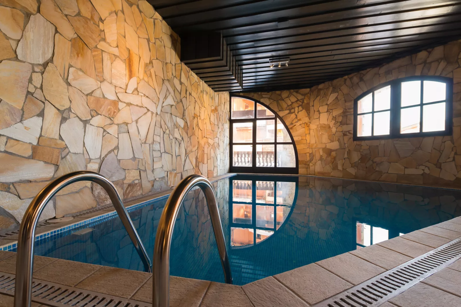 Chalet Altitude Val Thorens 6 - Zwembad