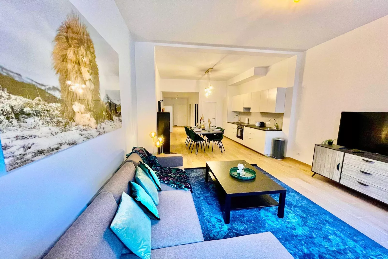 Luxury 2BR 2BA Near Fashion District by OneLuxStay - Woonkamer