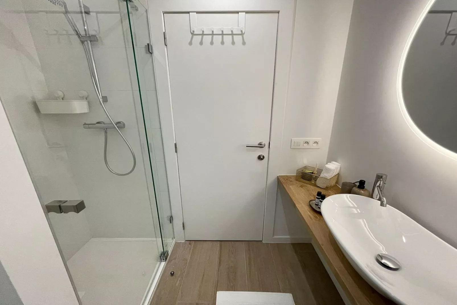 One Lux Stay 2BR/2BA Antwerp near Central Station - Badkamer