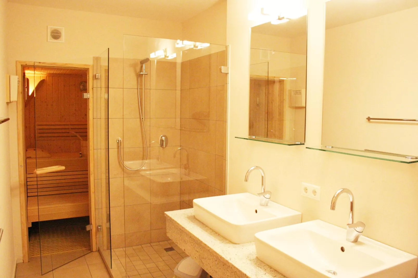 Panorama Chalet 8 - Badkamer