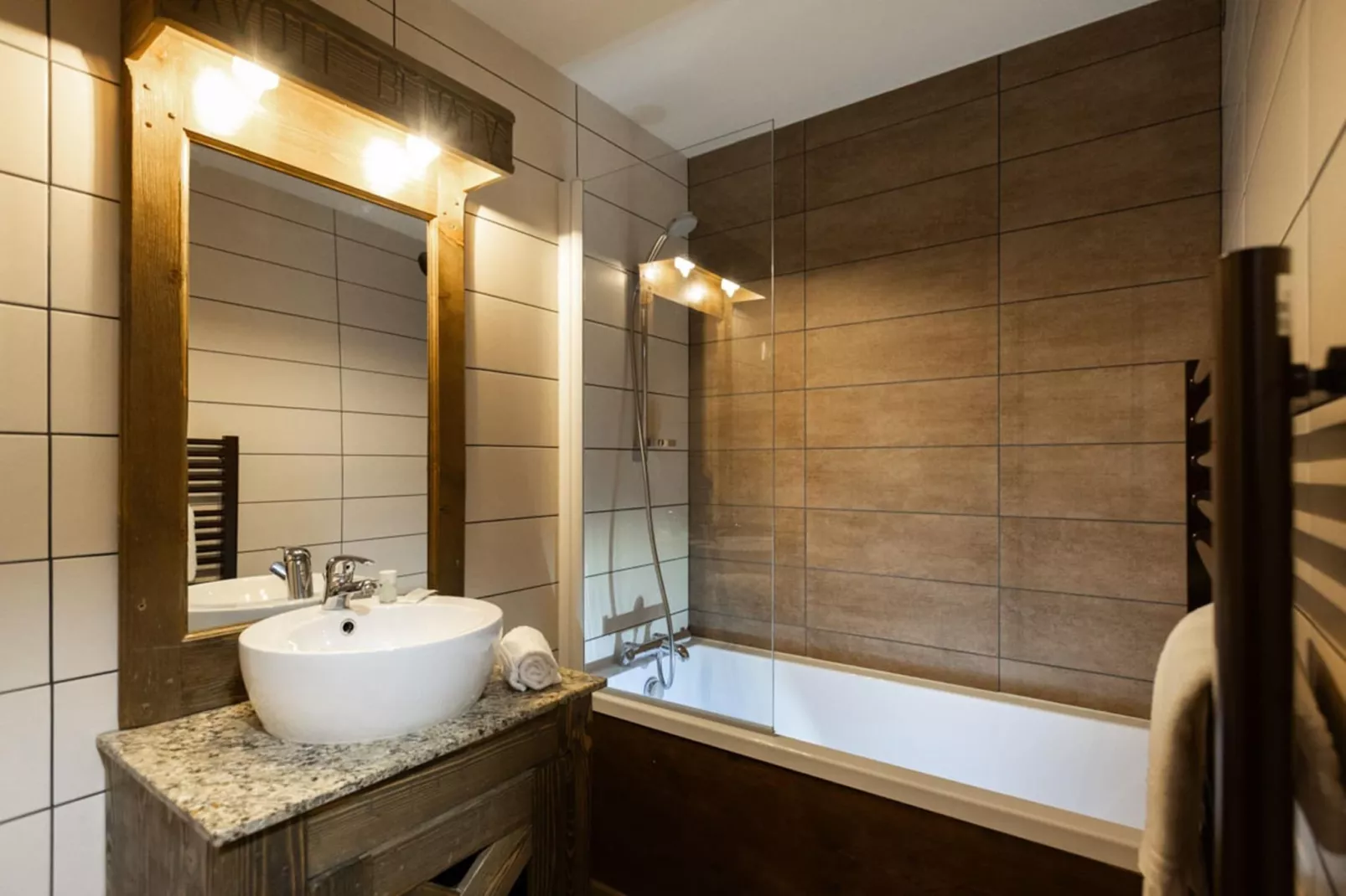 Chalet Altitude Val 2400 7 - Badkamer