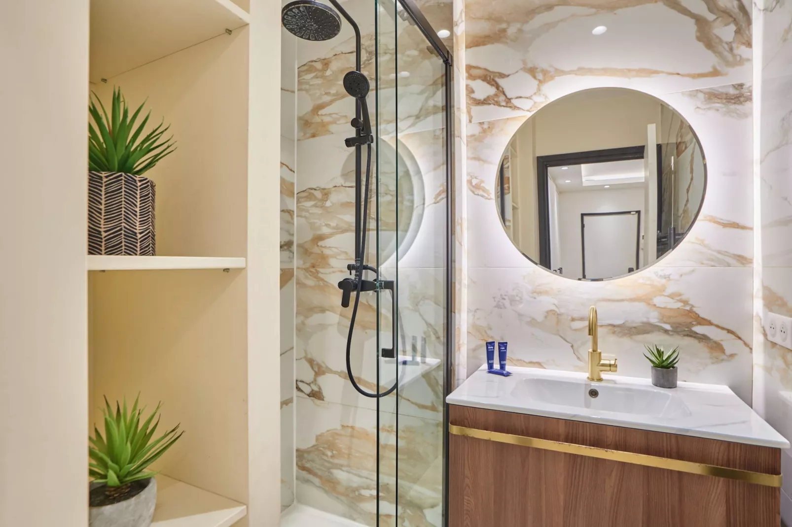 CORTAMBERT - Niet-getagd