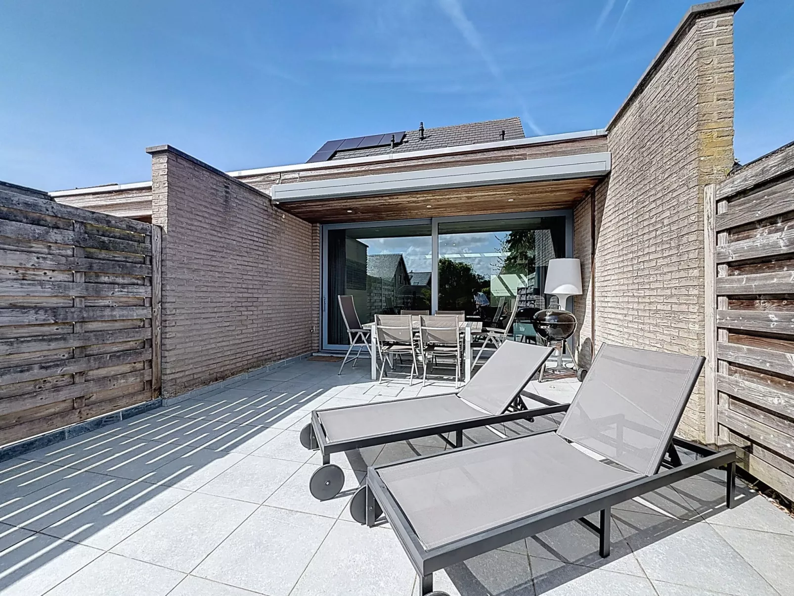 Stella Maris with garage and garden - Buiten