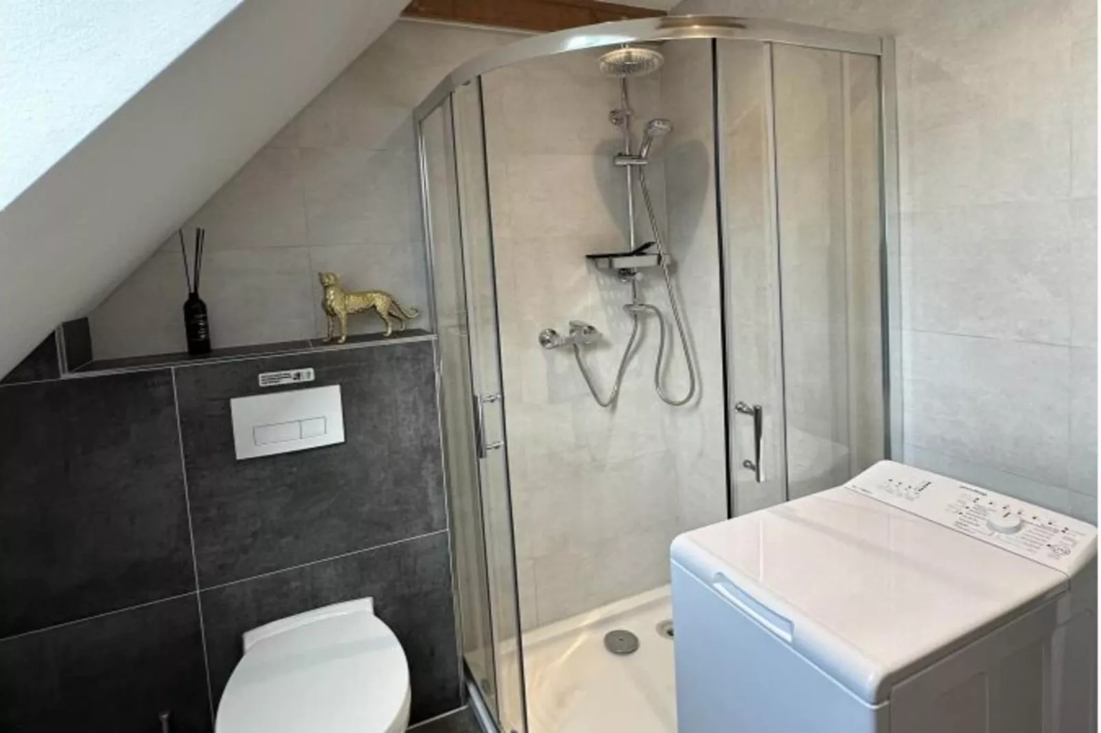 453084 - Badkamer
