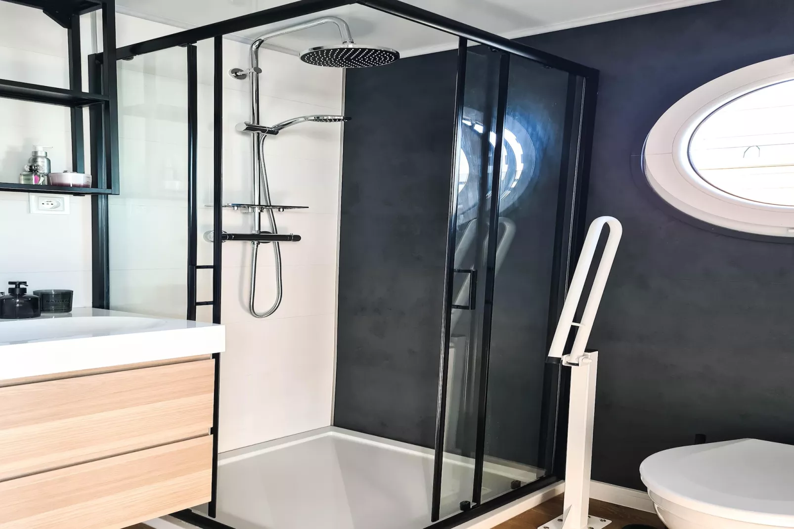 Domek na wodzie dla 2 osób jedna sypialnia - Badkamer