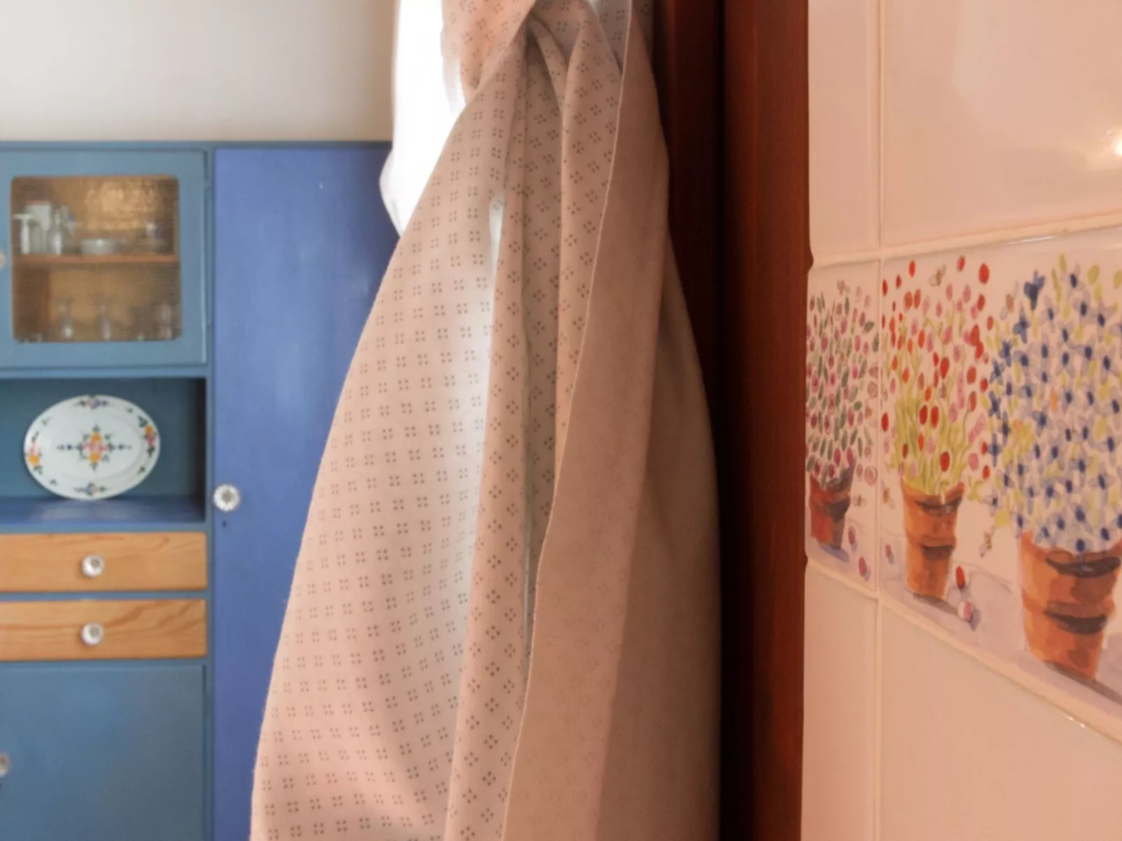 Tenuta "Carrubo" mit Wandkasten - Image-tags.info