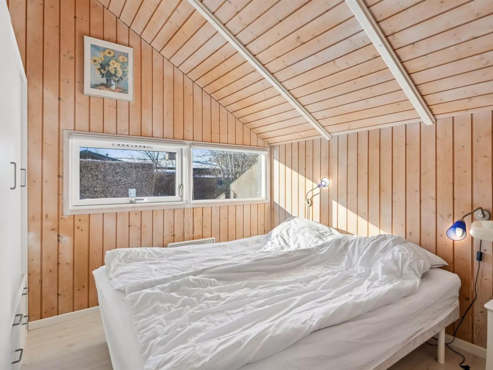 "Elenor" - 1.3km from the sea - Binnen