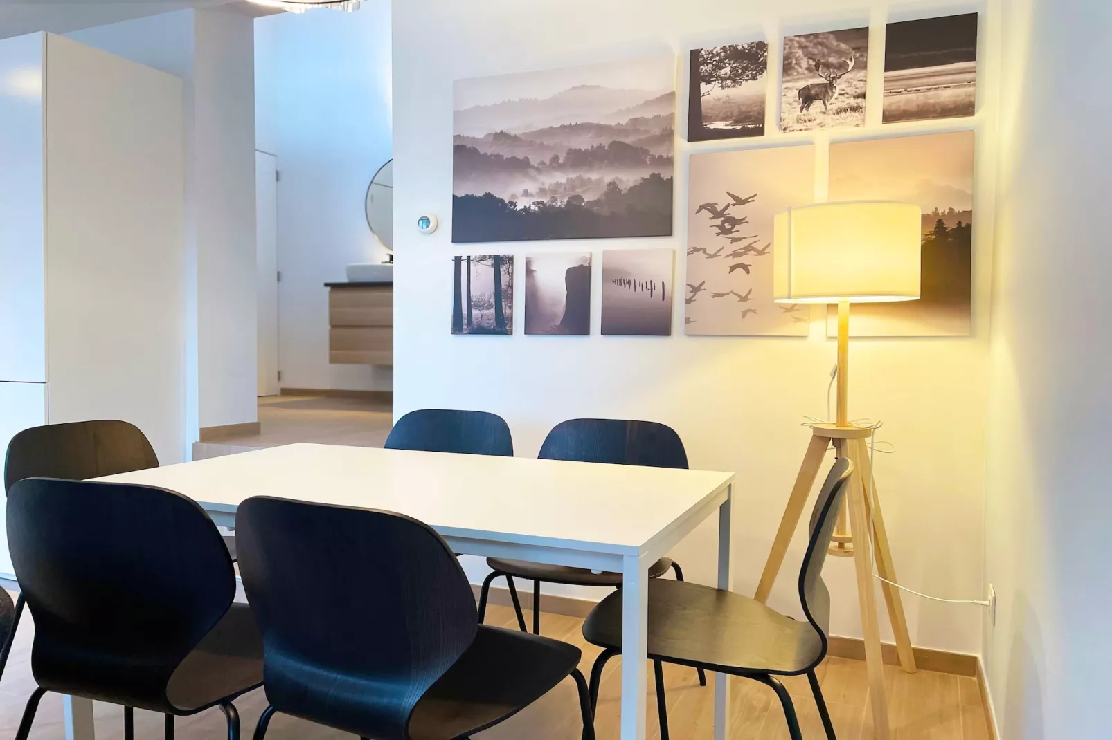 Luxury 2BR 1BA Near Fashion District by OneLuxStay - Eetkamer