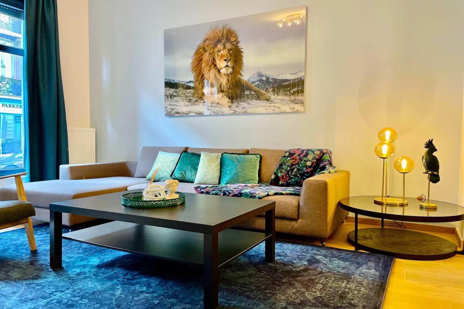 Luxury 2BR 2BA Near Fashion District by OneLuxStay - Woonkamer