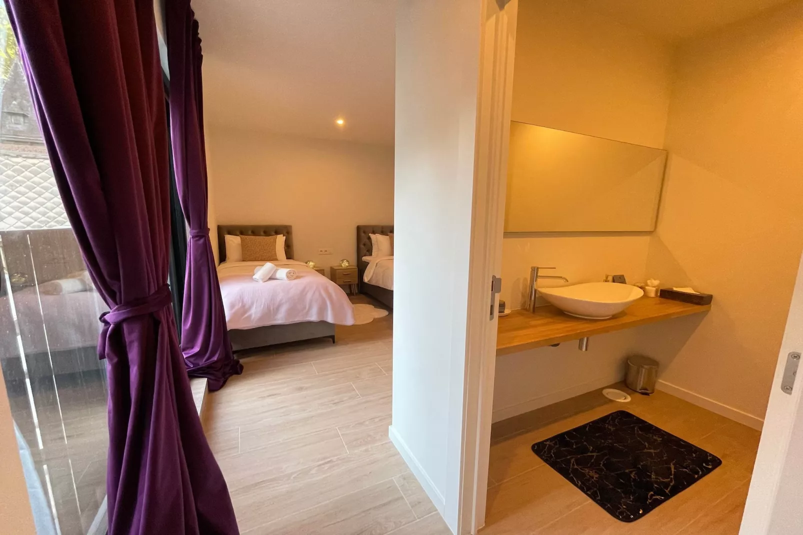 One Lux Stay Near Antwerp Central Grande Deluxe 3 bedroom suite - Slaapkamer