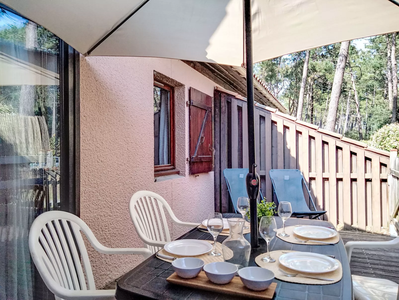 Les Pins - Buiten