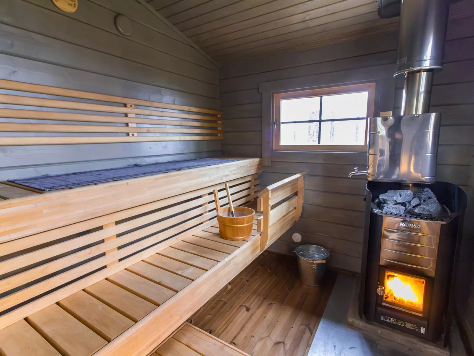 Lystikämän helmi - Binnen